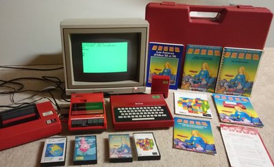 Alice 32 Matra-Hachette avec moniteur Commodore, lecteur de cassettes, imprimante thermique et logiciels d'origine