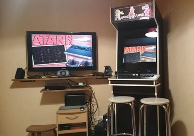 Borne d'arcade maison terminée, meuble en mélaminé noir avec bandeau lumineux MEGA MAME