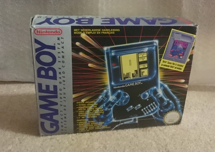 Boîte d'origine de la Nintendo Game Boy avec pack Tetris, édition française et néerlandaise