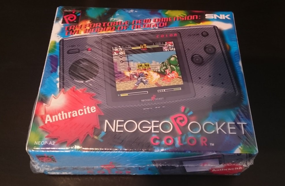 Boîte de la Neo Geo Pocket Color, coloris Anthracite, édition SNK